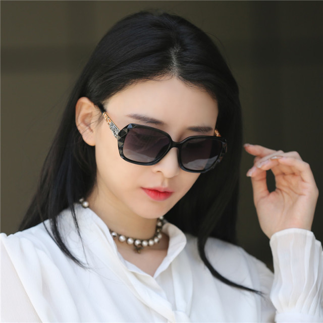 5153020.傲龙AORON 偏光太阳镜女士大框显瘦太阳镜彩膜镜片