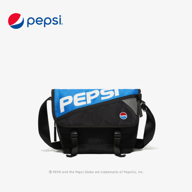 6304980.Pepsi百事 时尚休闲潮流个性邮差包大容量斜挎包学生包