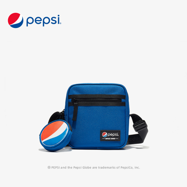 7143754.Pepsi百事  时尚潮流百搭休闲学院风斜挎包小方包