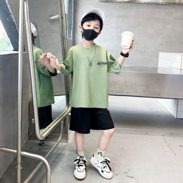 13327700.男童夏季新款半袖印花套装宽松圆领 T 恤短裤帅气国潮套装两件套