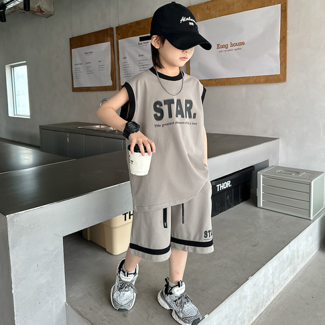 13327463.儿童夏装高街风套装 男童 STAR 字母无袖 T 恤 + 短裤两件套
