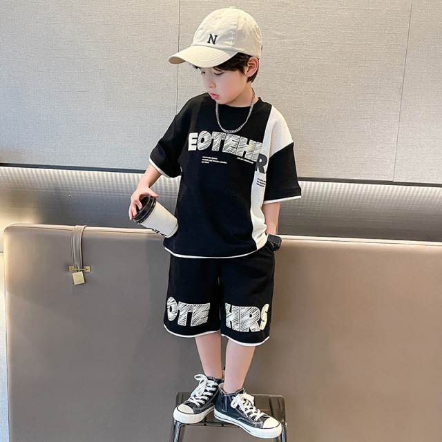 13353696.男童夏季华夫格拼色套装 2026 新款儿童短袖短裤中大童两件套