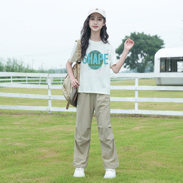 13365828.女孩宽松两件套2026户外运动褶皱女童夏季宽松休闲运动薄款短袖套装