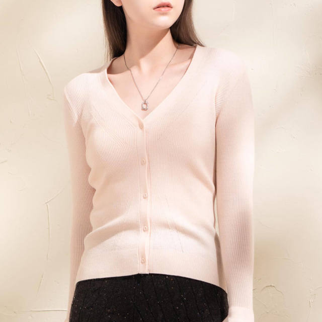 11234945.百搭长袖微弹女式V领羊毛衫