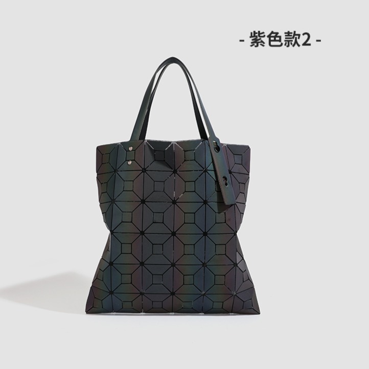 13675391.【温妮洛伊丝】铜钱纹夜光包 19811766