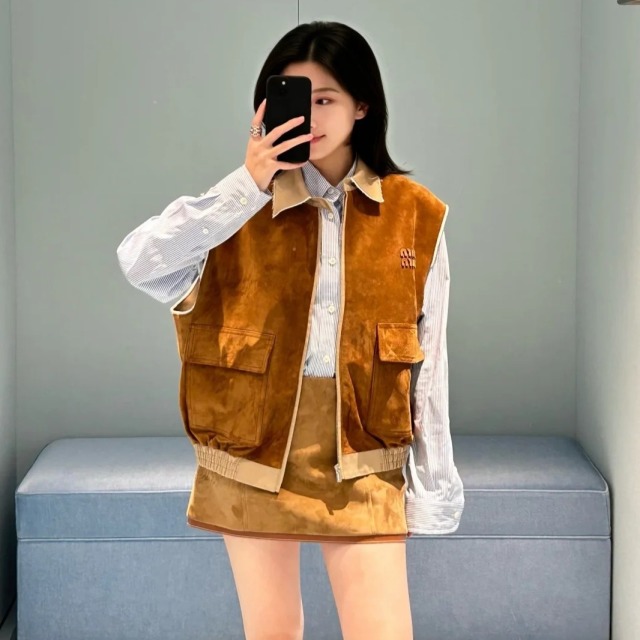 13791654.2026新款拉链徽标束腰宽松工装休闲松弛感撞色无袖马甲外套+ 半裙(半裙请卡码拍大) 0204311861