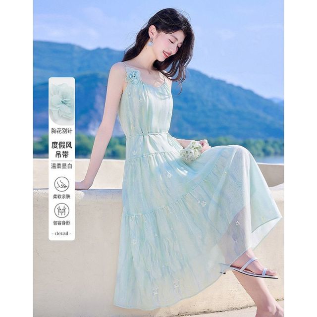 13413840.【26夏日穿搭】设计感小众时尚气质显瘦小个子度假风吊带连衣裙
