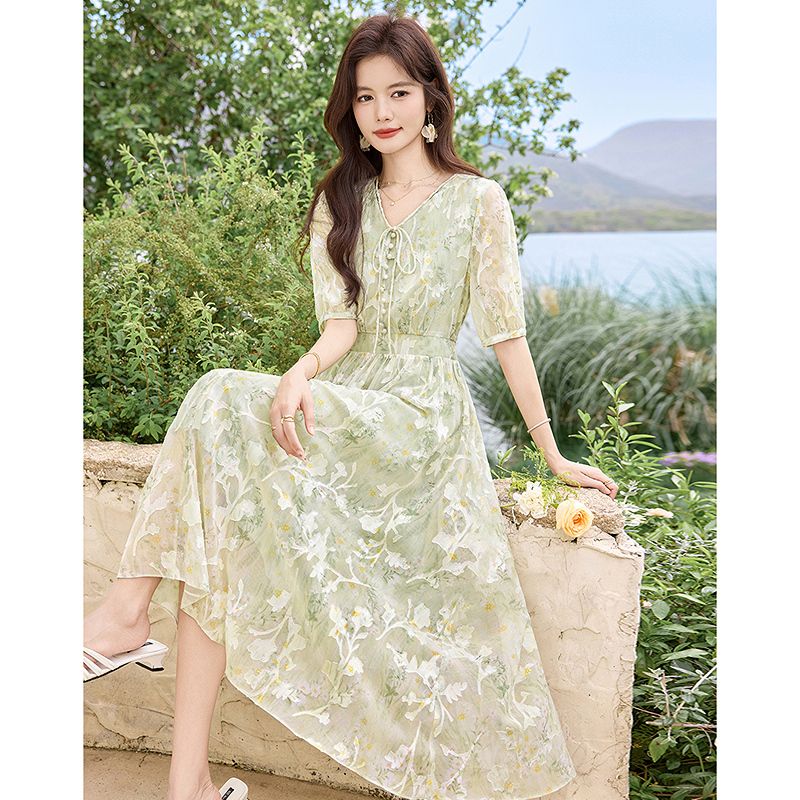 13507310.【26夏日穿搭】设计感小众时尚气质显瘦印花小个子连衣裙