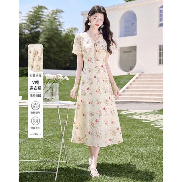 13521453.【26夏日穿搭】设计感小众时尚气质显瘦彩色碎花小个子连衣裙