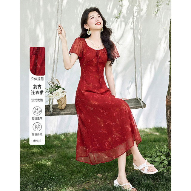 13521355.【26夏日穿搭】设计感小众时尚气质显瘦复古提花小个子连衣裙