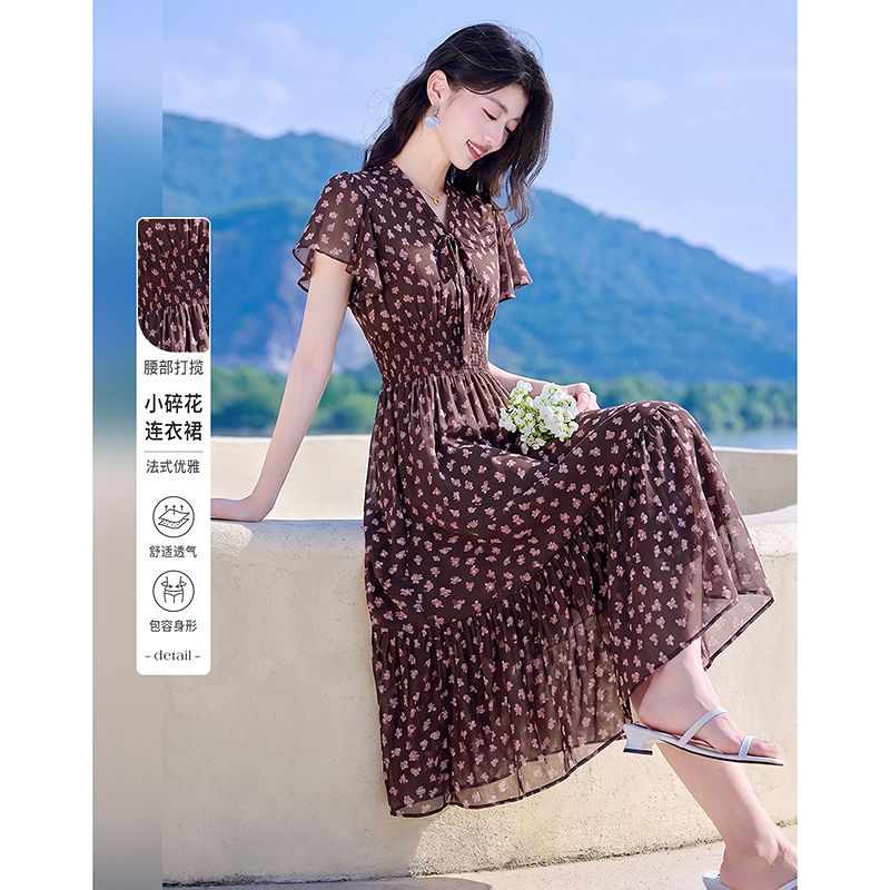 13521410.【26夏日穿搭】设计感小众时尚气质显瘦收腰小碎花小个子连衣裙