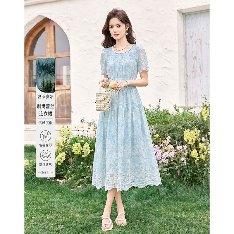 13583106.【26夏日穿搭】设计感小众时尚气质显瘦刺绣蕾丝小个子连衣裙