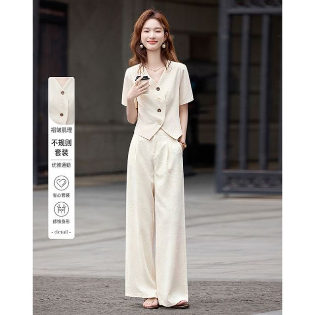 13597418.【26夏日穿搭】设计感小众时尚气质显瘦肌理上衣+裤子小个子女式套装