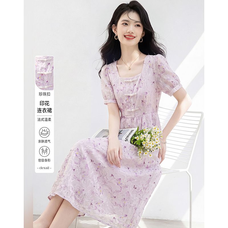 13617645.【26夏日穿搭】设计感小众时尚气质显瘦珍珠扣印花小个子连衣裙