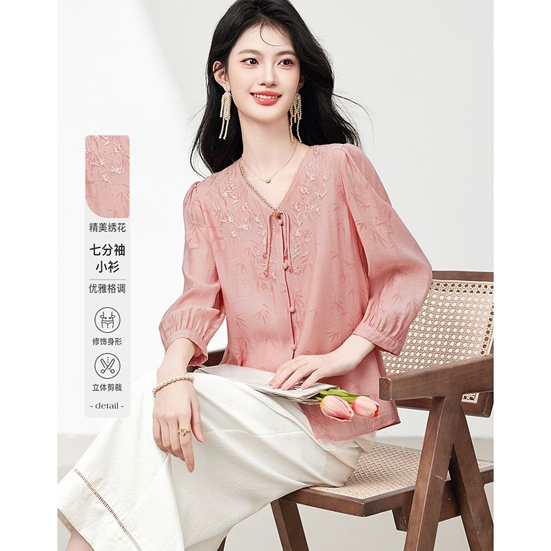 13632590.气质蕾丝V领盘扣刺绣女式衬衫