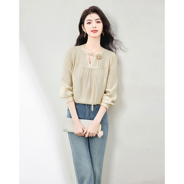 13636331.春季新款小衫泡泡袖立体花朵上衣女宽松系带衬衫