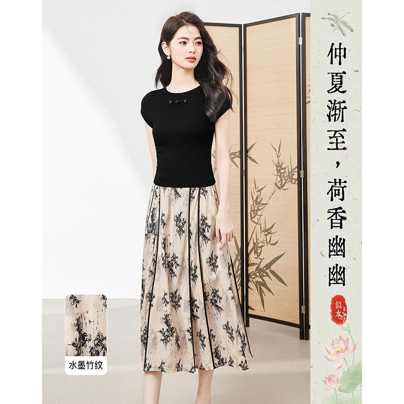 13635987.时尚百搭套裙洋气减龄小衫半身裙两件套