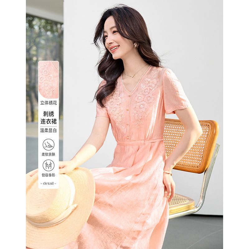 13653620.夏新款显瘦百搭时尚蕾丝连衣裙