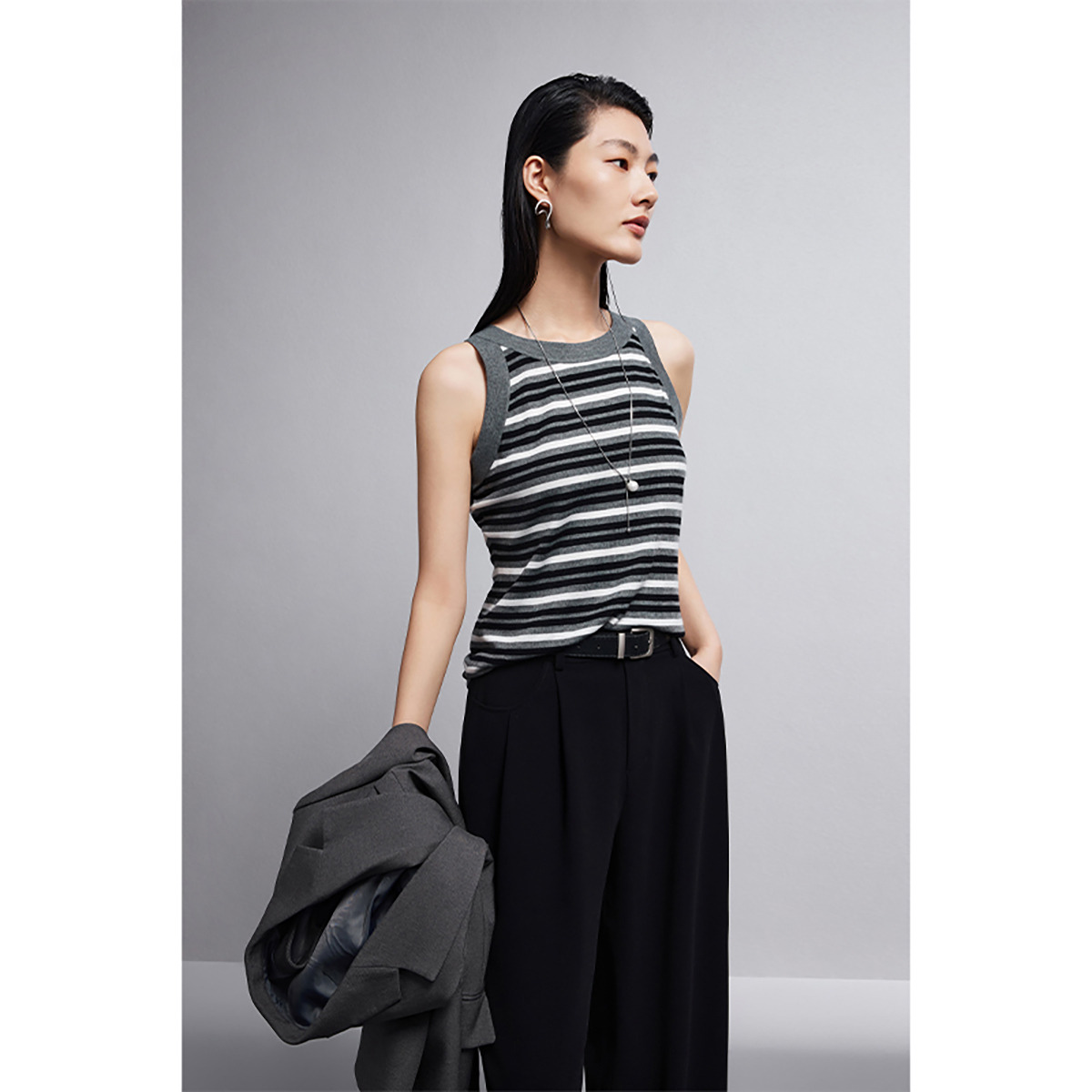 13266246.圆领条纹针织背心女夏新款修身显瘦通勤复古薄上衣内搭