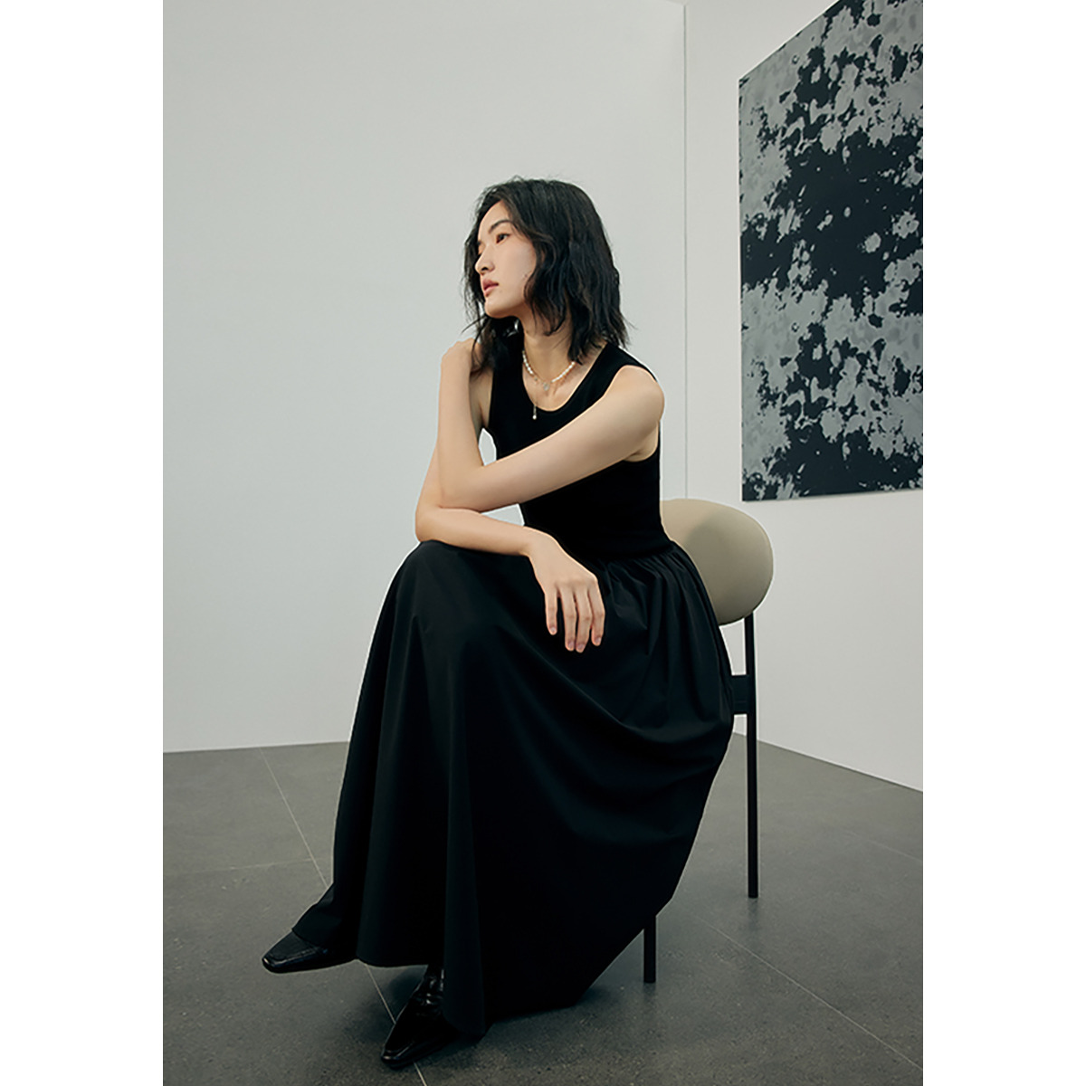 13265933.赫本风无袖背心连衣裙女黑色收腰A字裙气质显瘦垂感长裙