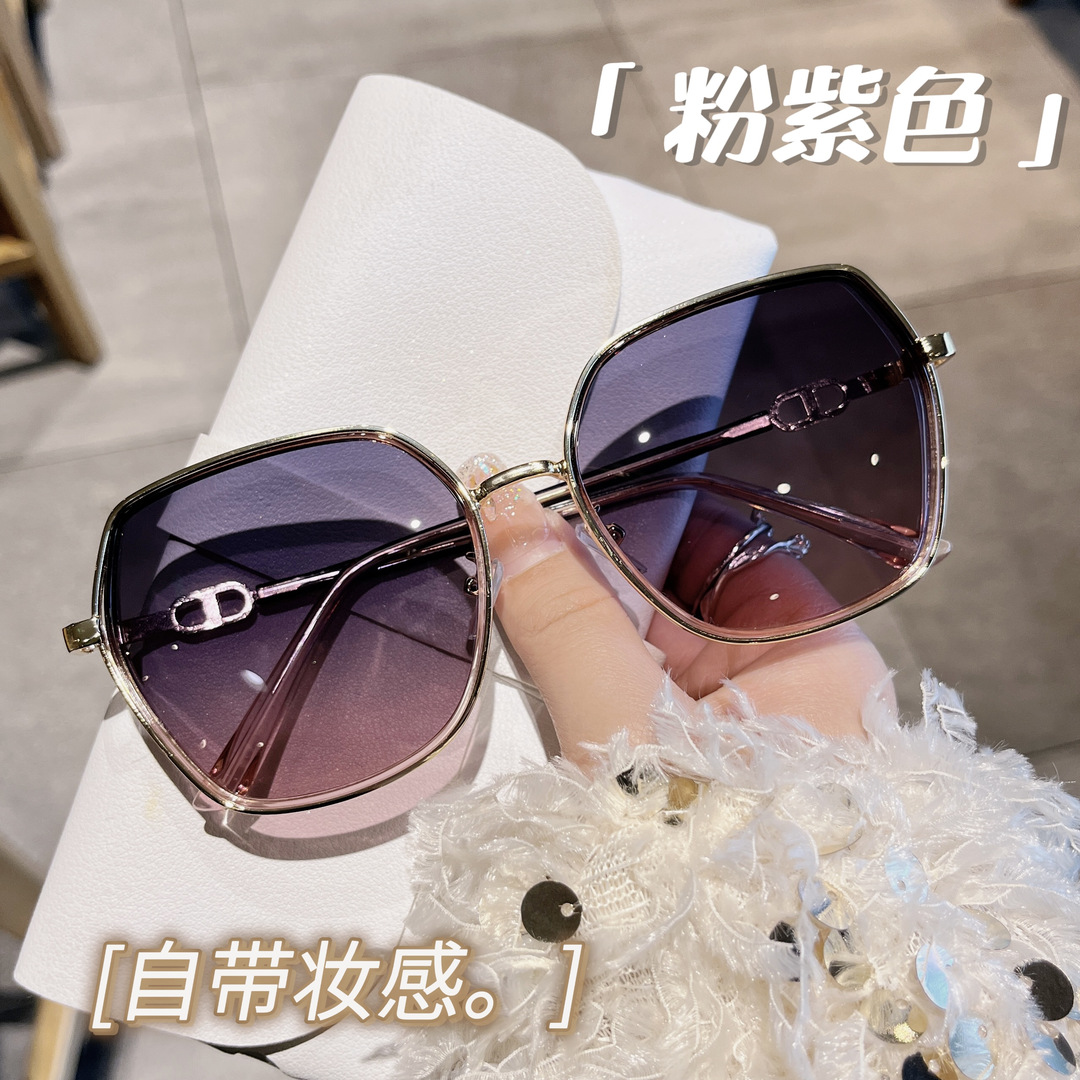 13657387.暑期出游  19.9  还收纳包+镜布【墨镜】打造你独特的时尚魅力！出游凹造型必备神器！