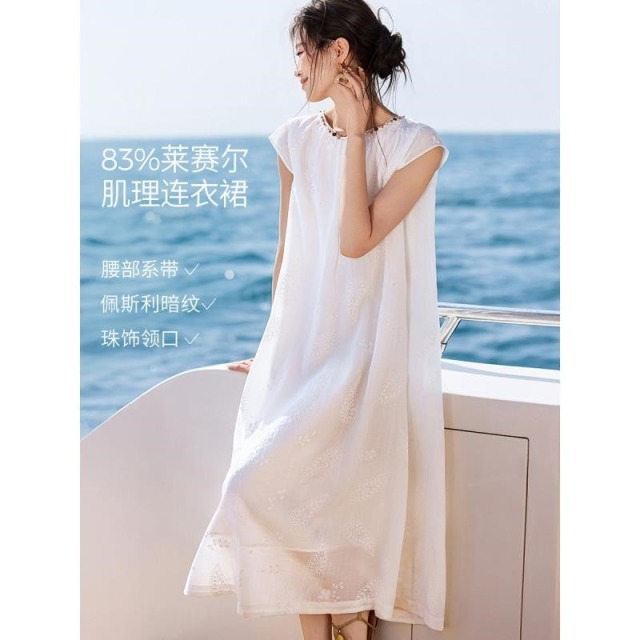 13630511.【轻氧序曲】2026夏新款肌理天丝领口织带层次感裙摆灵动多场景连衣裙