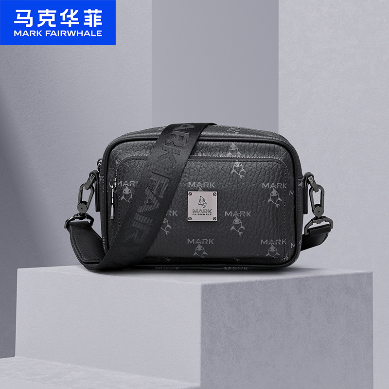12033233.马克华菲包包男时尚印花PVC斜挎包商务休闲百搭单肩包大容量手机包男包生日/情人节礼物