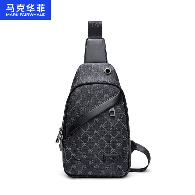 12796619.马克华菲 男士胸包韩版潮流时尚印花休闲通勤背包单肩包耳机孔位斜挎包男包