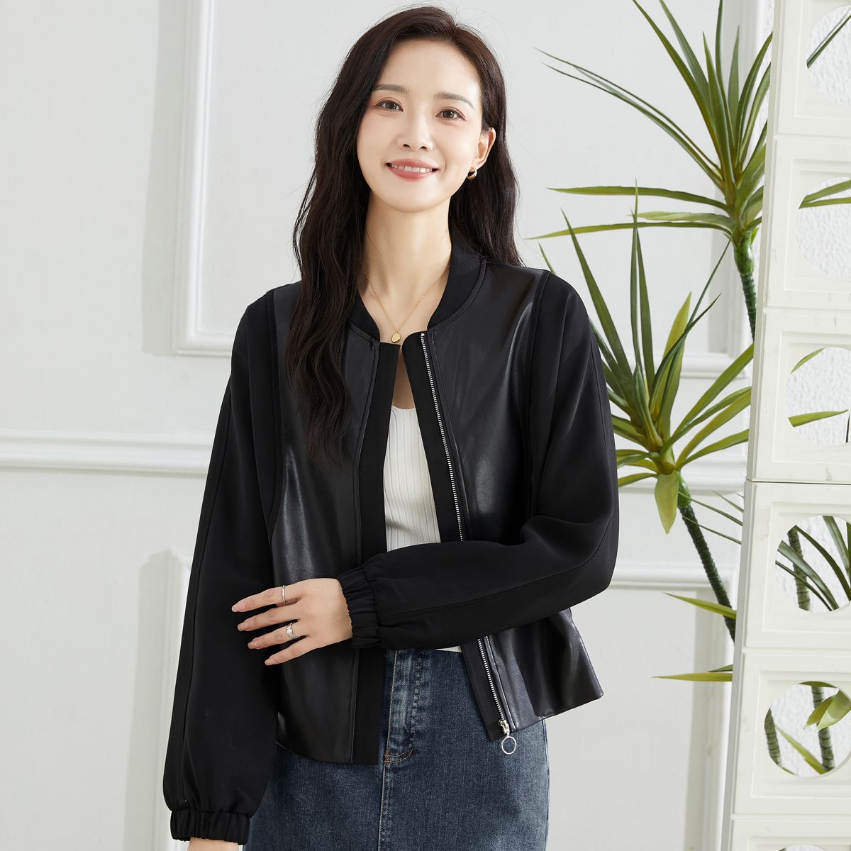 11607587.【专柜新品】【皮革拼接】秋新款休闲宽松棒球服时尚外套