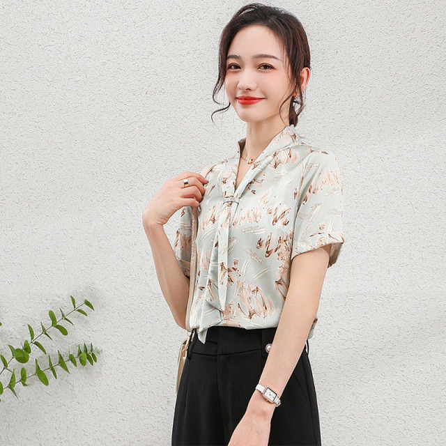 11798750.【清仓特卖】【雪纺衬衫】夏季V领时尚印花短袖套头衫通勤百搭上衣女