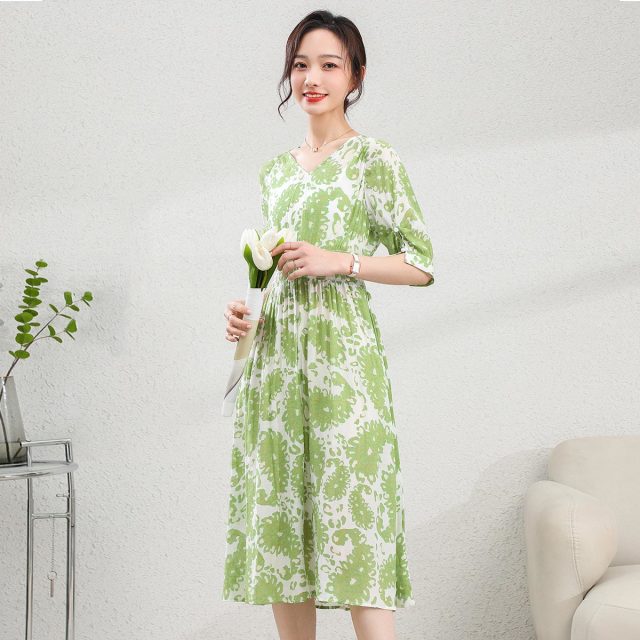 11934576.【清仓特卖】【连衣裙】夏季短袖法式V领印花收腰显瘦气质长裙女