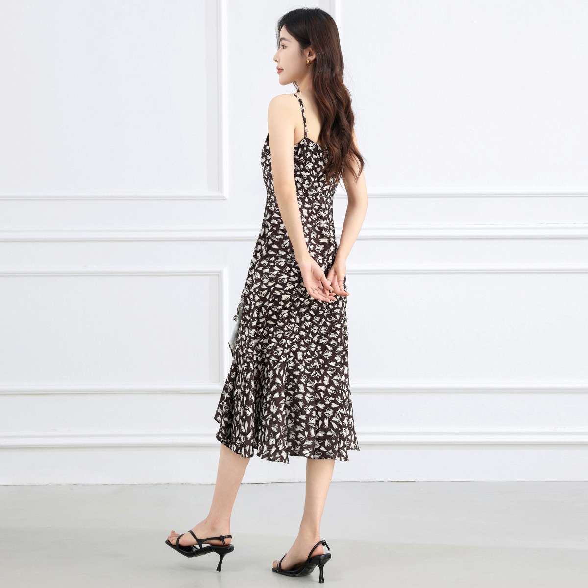 13446000.【专柜同款】印花连衣裙夏季显瘦V领气质时尚吊带裙子女
