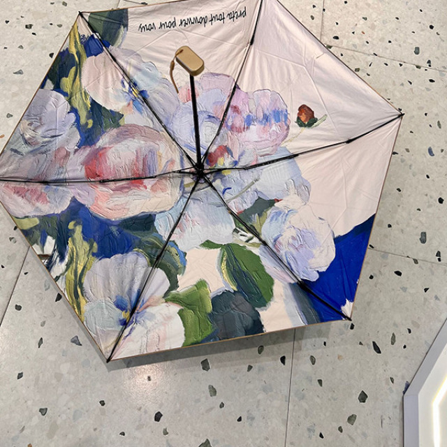 12322562.【同款小金伞 晴雨两用】扁六折超轻迷你防晒伞高级感小巧折叠五折遮阳伞女防紫外线