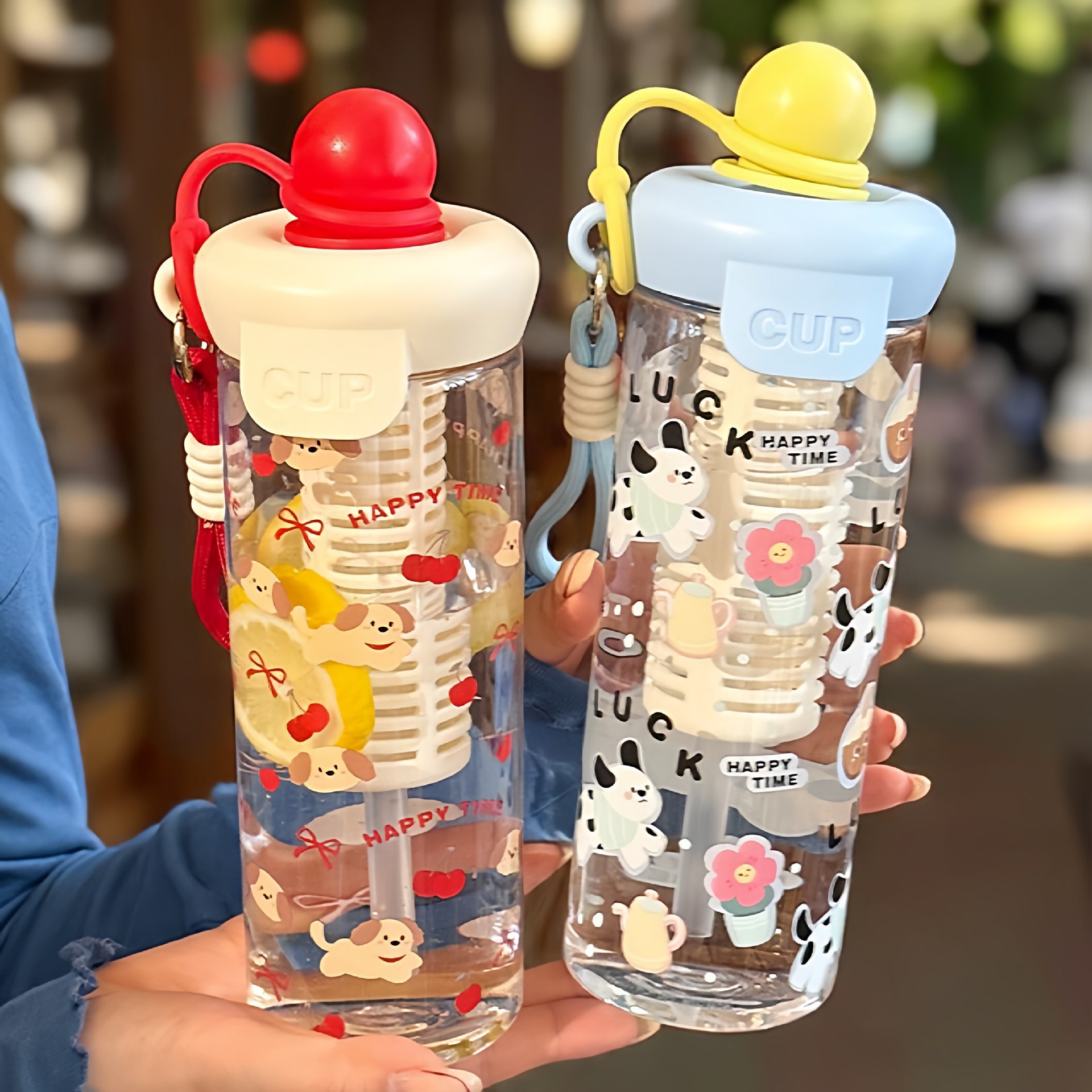 13324205.新款可爱浮球塑料水杯学生高颜值带提绳吸管杯多巴胺夏季运动水杯