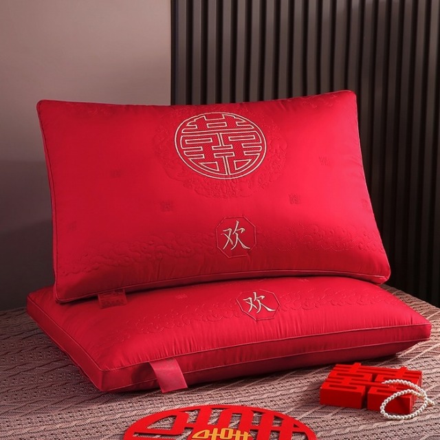 13446293.新款全棉刺绣婚庆枕羽丝枕护肩枕枕头枕芯系列-锦绣良缘全棉新款婚庆陪嫁家用大红婚庆婚嫁枕芯结婚陪嫁护颈深度睡枕芯枕头
