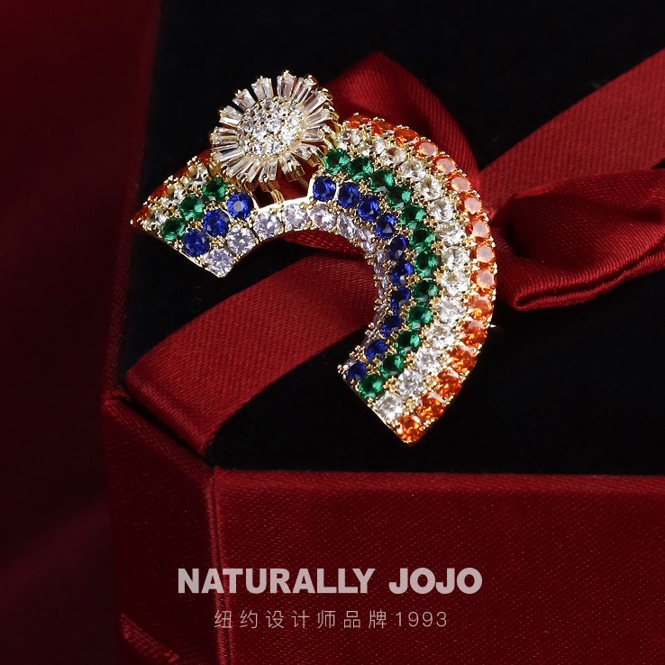 10976480.NATURALLY JOJO 时尚创意彩虹胸针优雅胸花