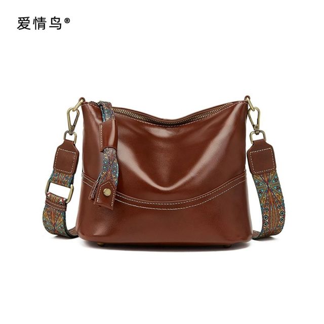 11632961.爱情鸟头层牛皮女包单肩女士包袋时尚多隔层大容量实用包包