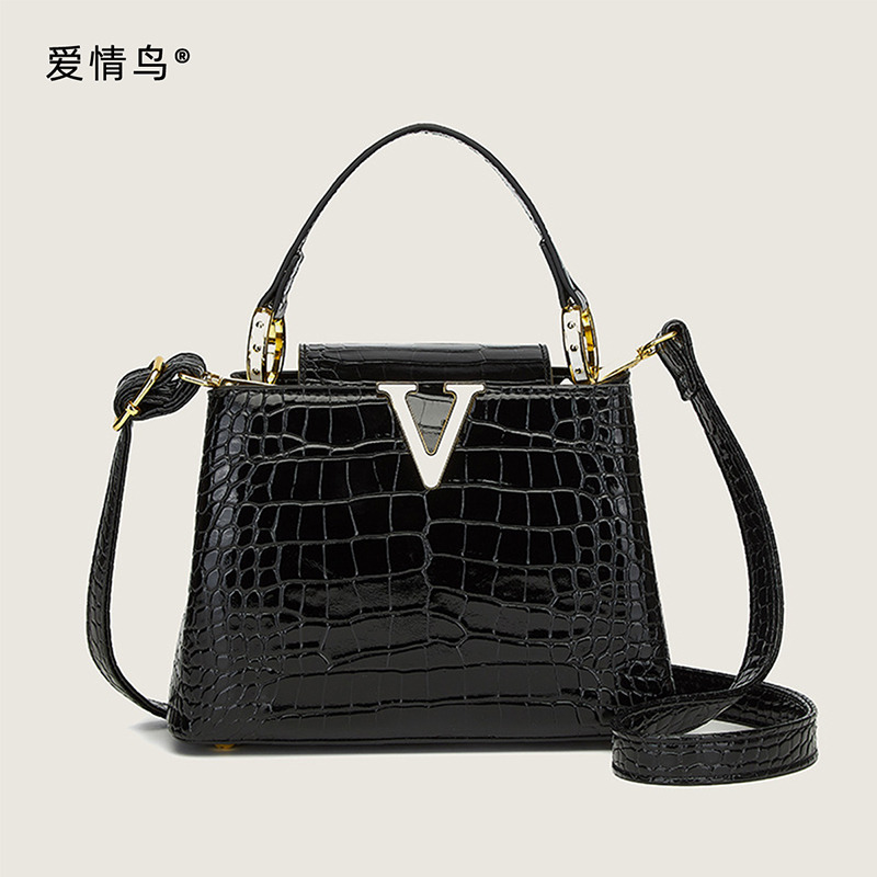 11605862.鳄鱼纹手提包欧美时尚单肩包斜挎气质通勤水桶包