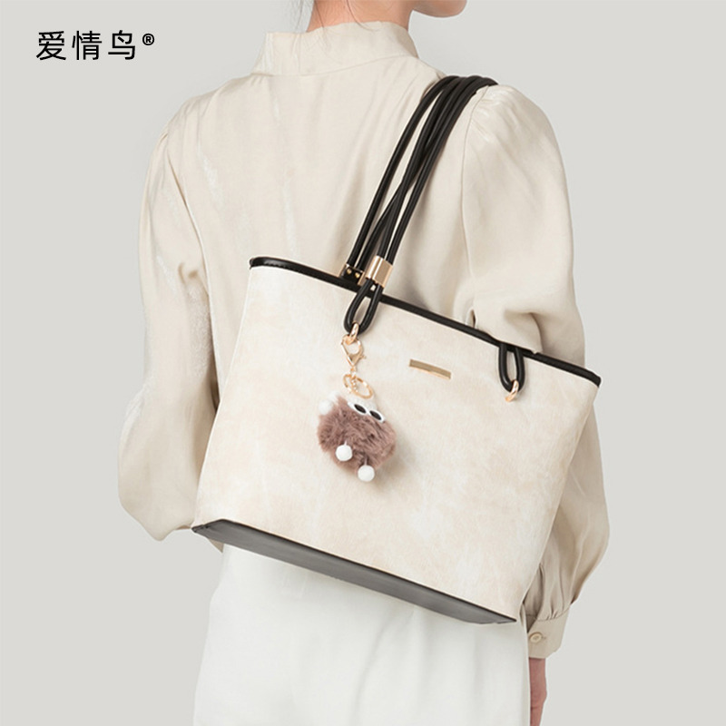 11692970.【清仓特价】爱情鸟时尚简约小众上课单肩包高级感大容量通勤托特包