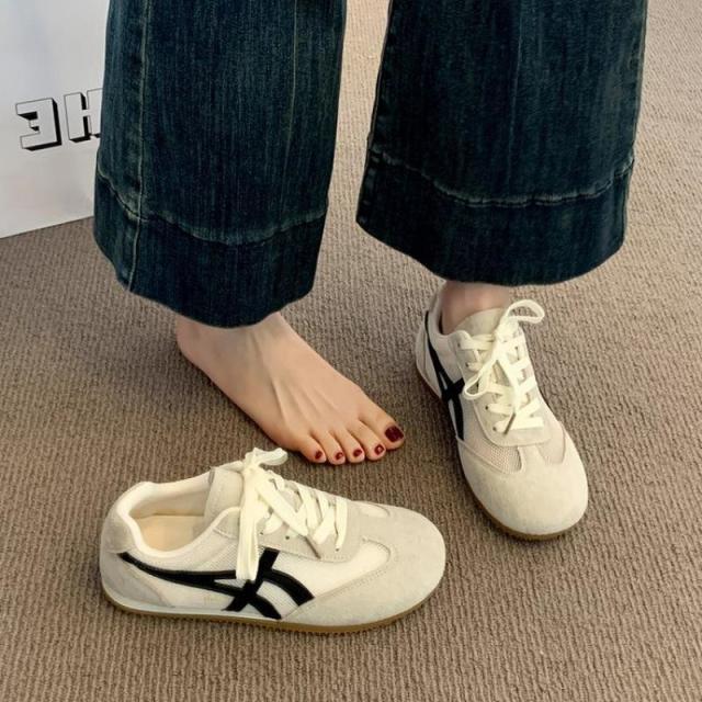 12605518.网面德训鞋女休闲鞋秋季平底轻便透气软底休闲鞋