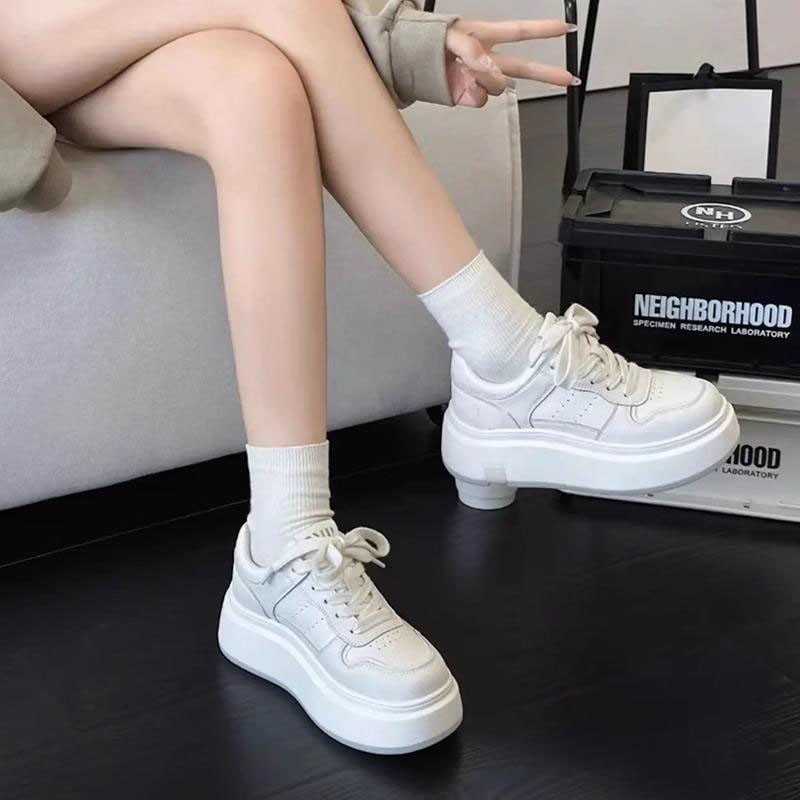 12603785.厚底皮小白鞋女秋季休闲鞋轻便百搭休闲女鞋