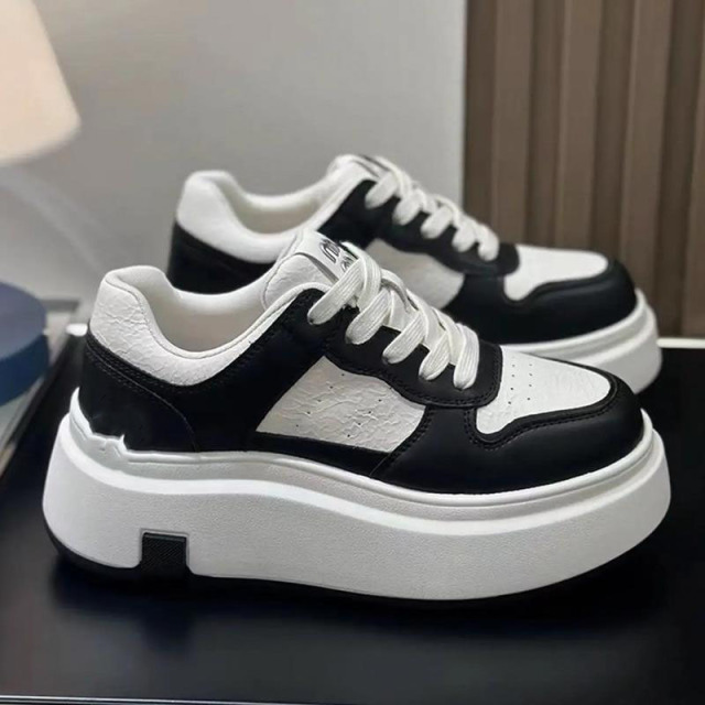 12603785.厚底皮小白鞋女秋季休闲鞋轻便百搭休闲女鞋