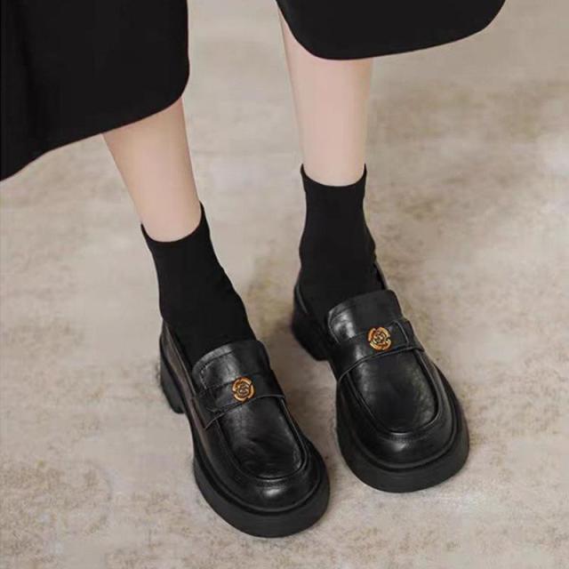 12605843.真皮山茶花乐福鞋女秋棕色厚底单鞋一脚蹬复古风单鞋