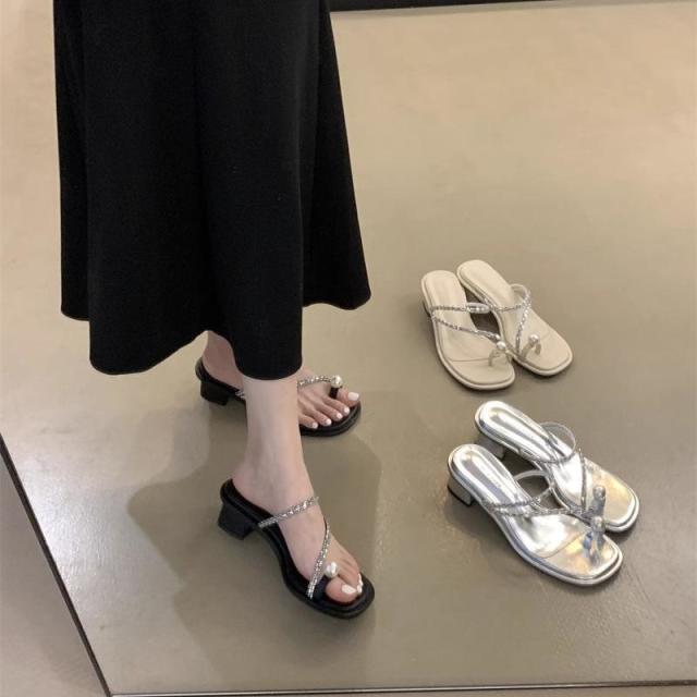 13410252.韩版小个子一字带凉鞋夏季小众风甜美风沙滩鞋外穿潮
