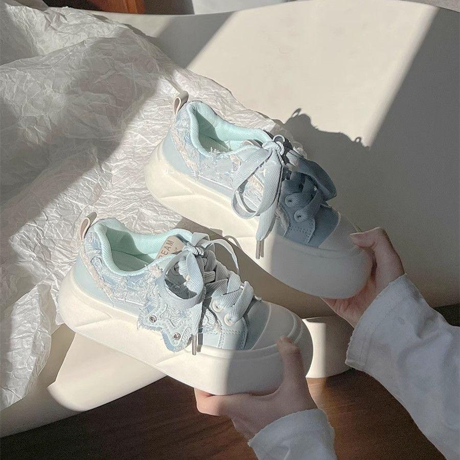13417475.厚底板鞋女款春小白鞋小众不撞款百搭鞋子休闲面包鞋女