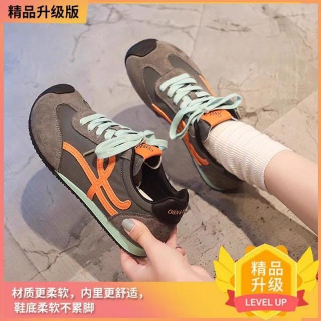 13417360.复古款阿甘鞋歪头休闲百搭运动平底轻便耐磨德训女鞋