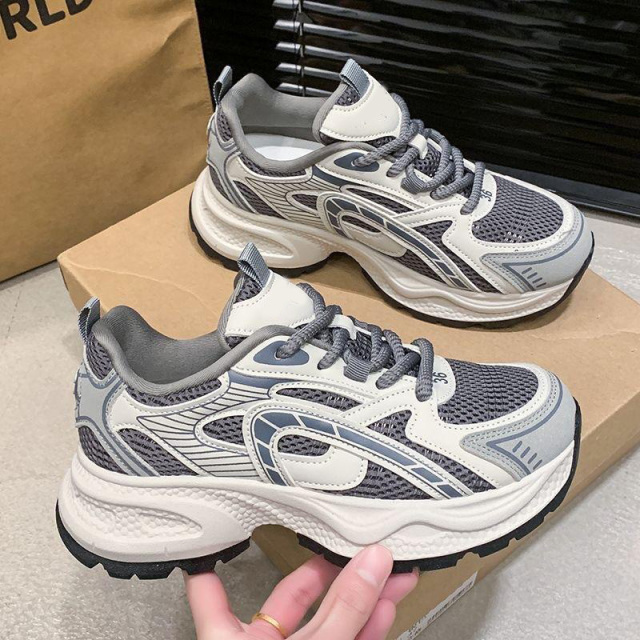 13417690.厚底运动鞋女潮百搭春季复古轻便显脚小老爹鞋