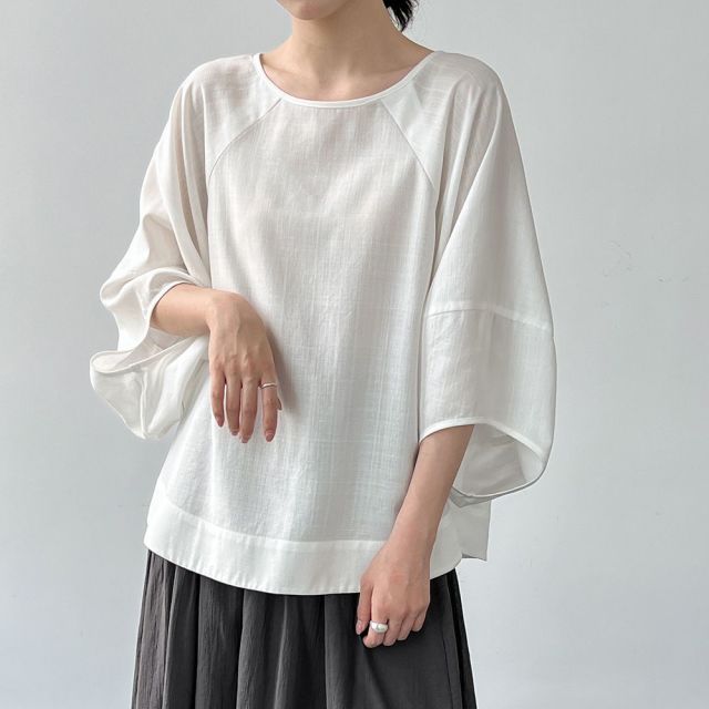 13590449.【雅薇吉】后开叉蝙蝠袖衬衫，