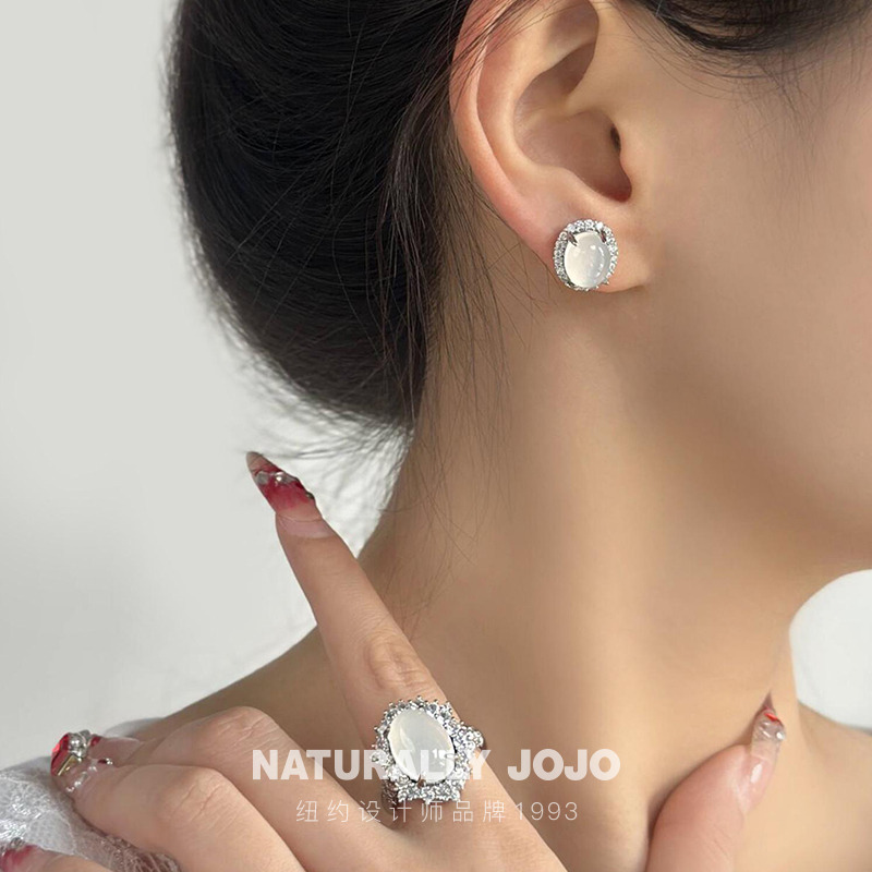 12170121.冰种 白冰蛋面绿玉髓白玉髓耳钉女 新款小众时尚耳环