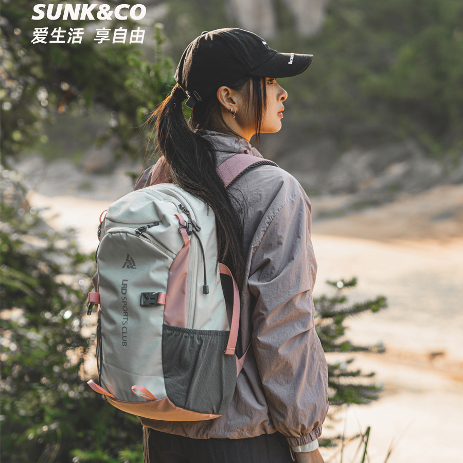 11604789.新款户外登山包大容量轻便徒步背包运动双肩包轻量化防水旅行背包